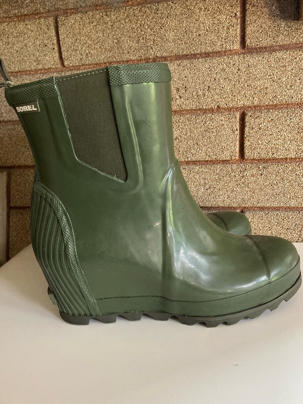 Sorel Olive Green Wedge Rain Boots